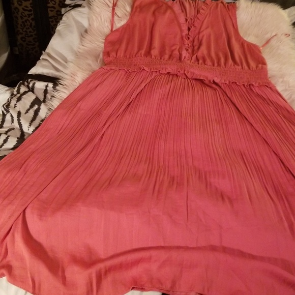 Flowy Dress - Picture 5 of 8